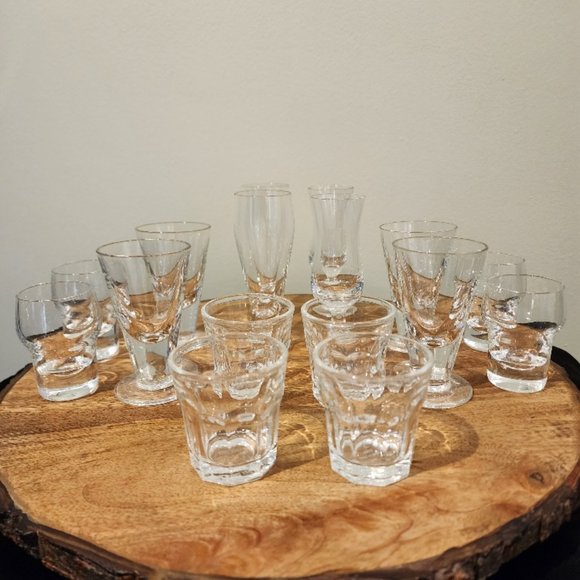 Shot Glass Chess Set - Picture 4 of 8